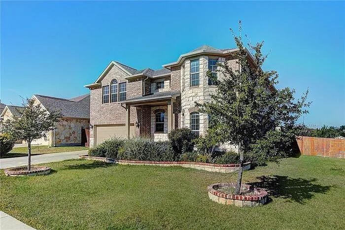 2601 Mirasol Loop