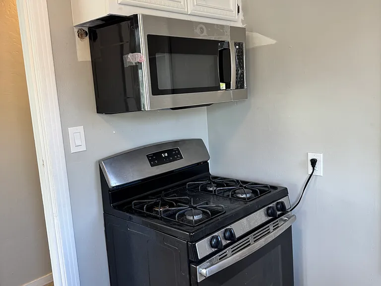 2116 California St #B — Photo 9