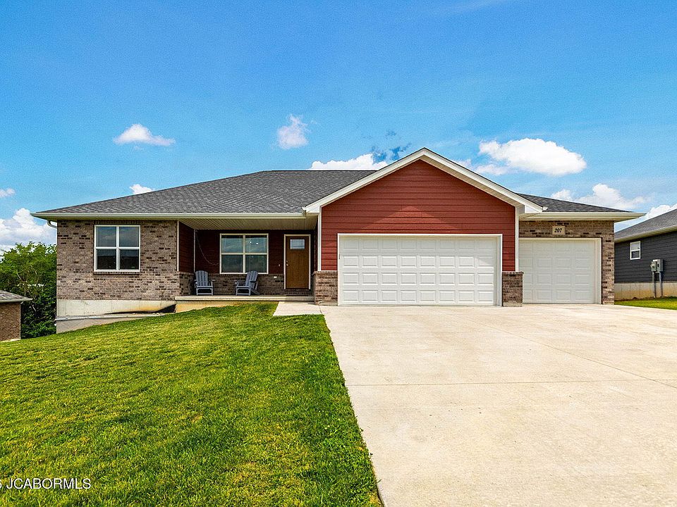 1st image of 207 Gavin Ln