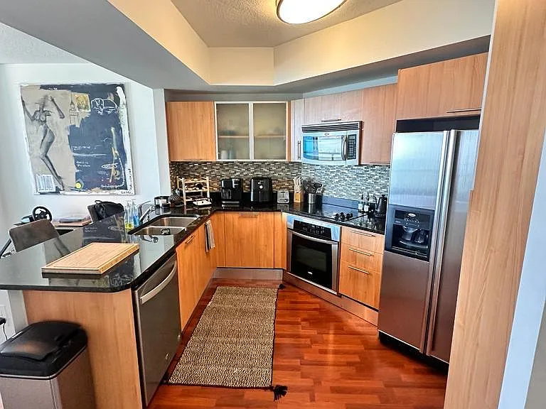 480 NE 30th St #1704 — Photo 4