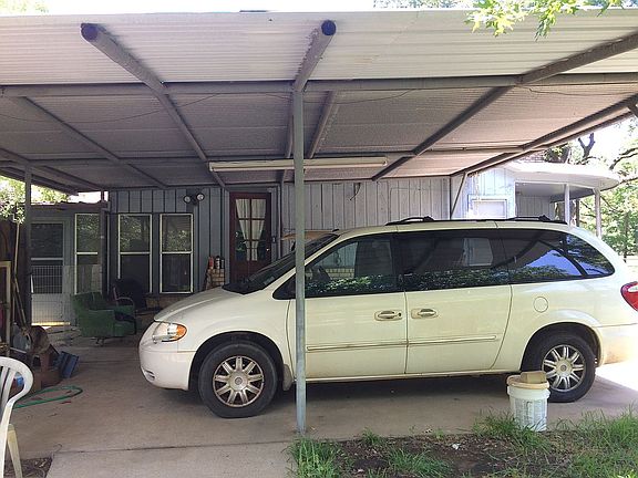 2nd image of 304 Cecelia Dr