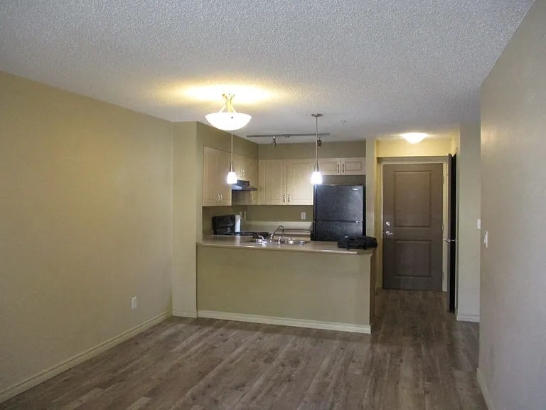 11453 Ellerslie Rd SW — Photo 8