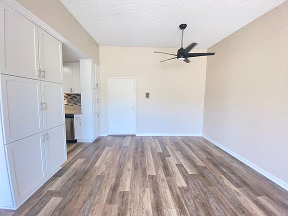 3rd image of 7414 Herschel Ave
