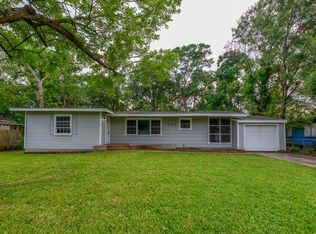1702 W Crockett Dr, La Marque, TX 77568