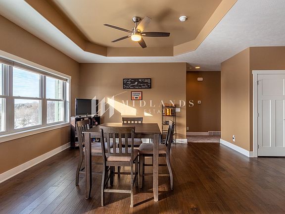 3rd image of 1012 Meadow Dr