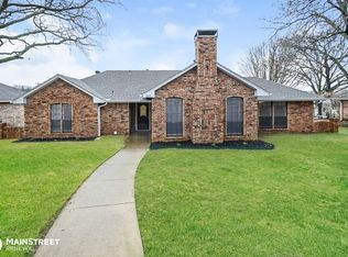 227 N Beltwoods Dr, Desoto, TX 75115