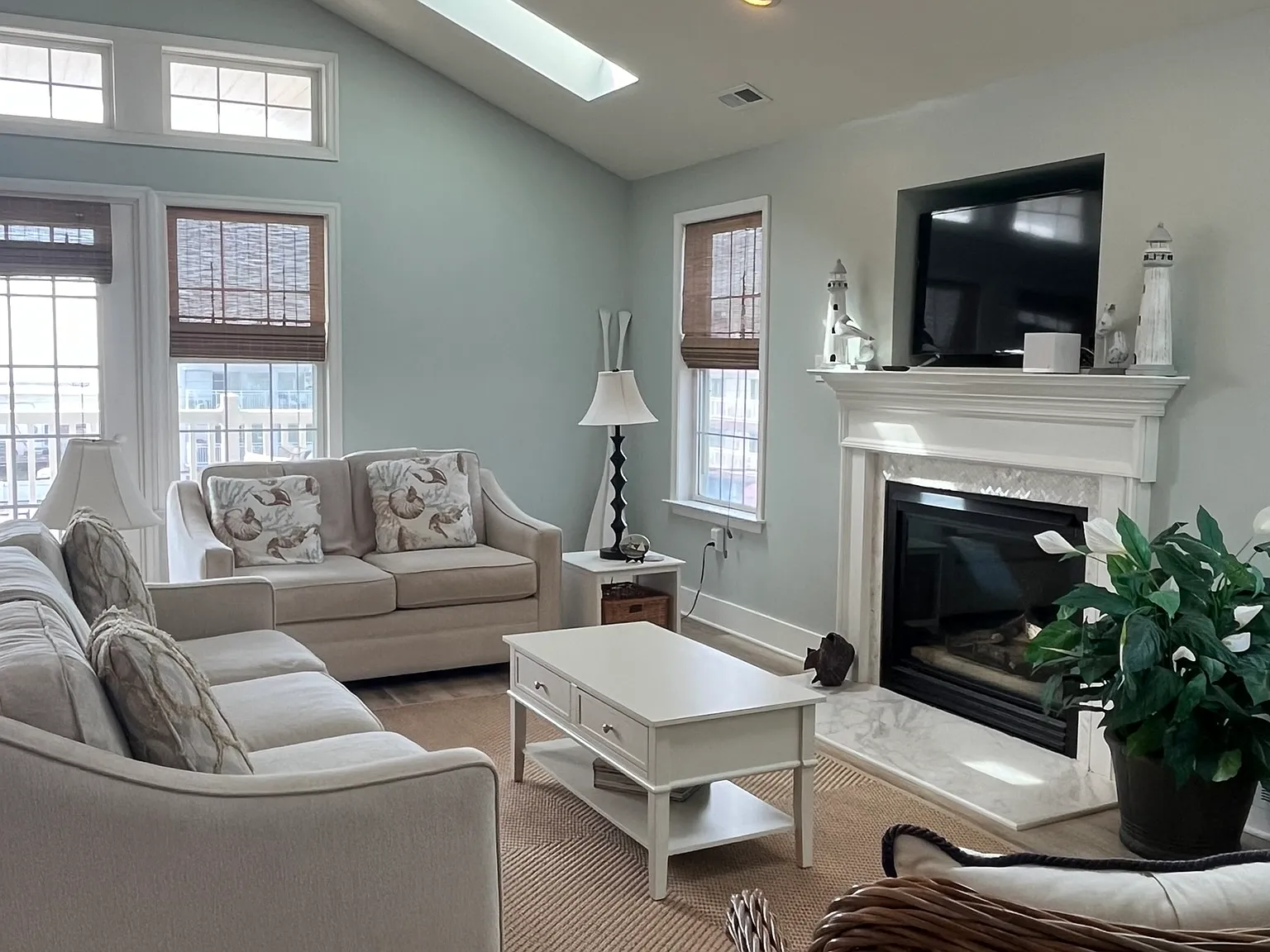 3 bed, $1,900 — Photo 3