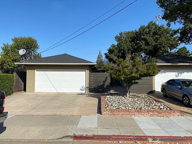 1st image of 916 Oak Ave #916