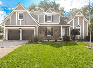 8533 Hall St, Lenexa, KS 66219
