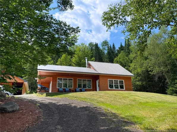 22 Comeau Ln, Kingsclear, NB E6K 0A3