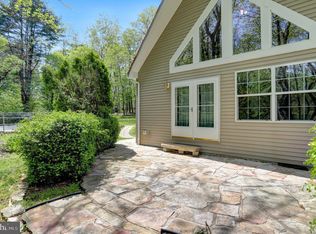 40 Earnest Ln, East Waterford, PA 17021