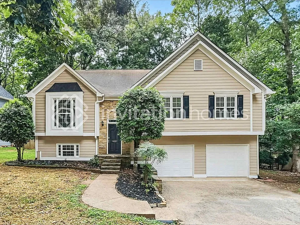655 Wedgewood Dr