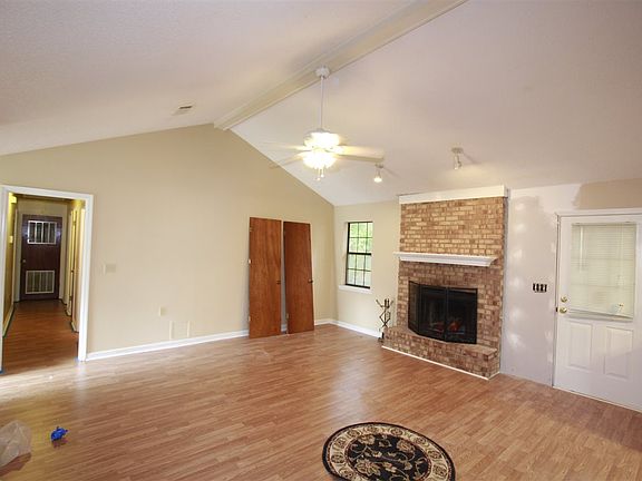 3rd image of 119 Buckskin Dr