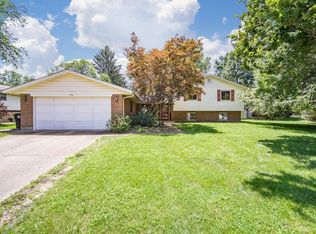 926 Thorndale Dr, Centerville, OH 45429