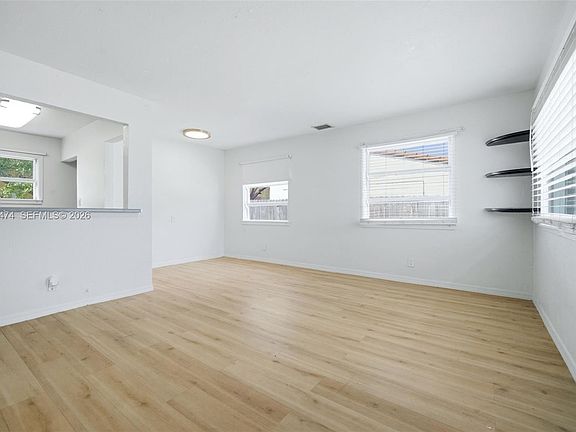 3rd image of 2124 Taylor St