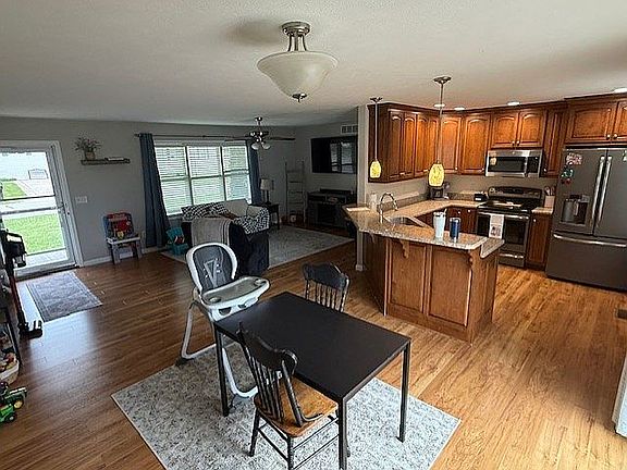 2nd image of 705 Brett Cabel Rd