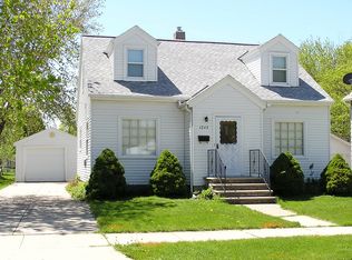 1242 Crooks St, Green Bay, WI 54301