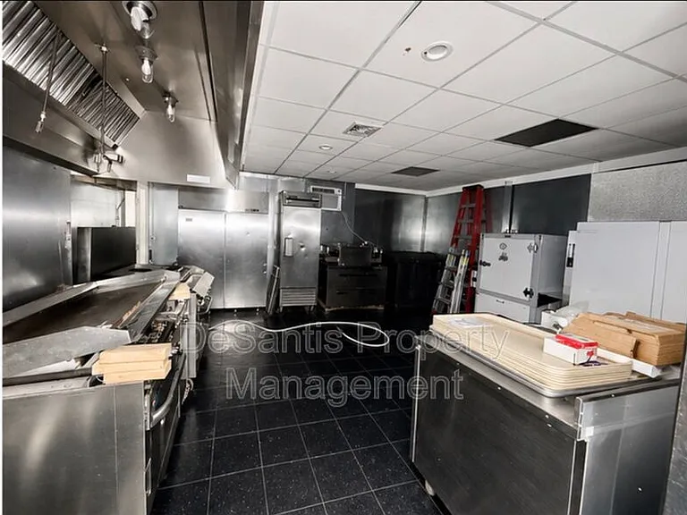 2211 Sheffield Rd #221 — Photo 5