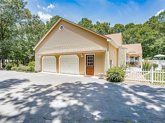 4th image of 10301 Redfield Dr