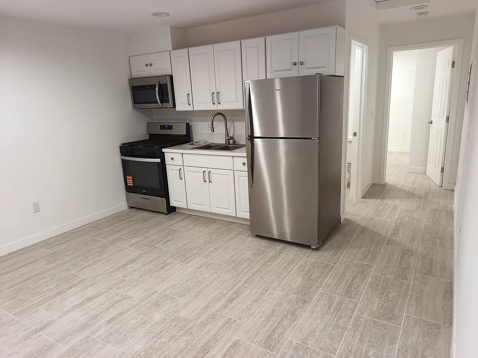 1 bed, 448 sqft, $2,200 — Photo 3