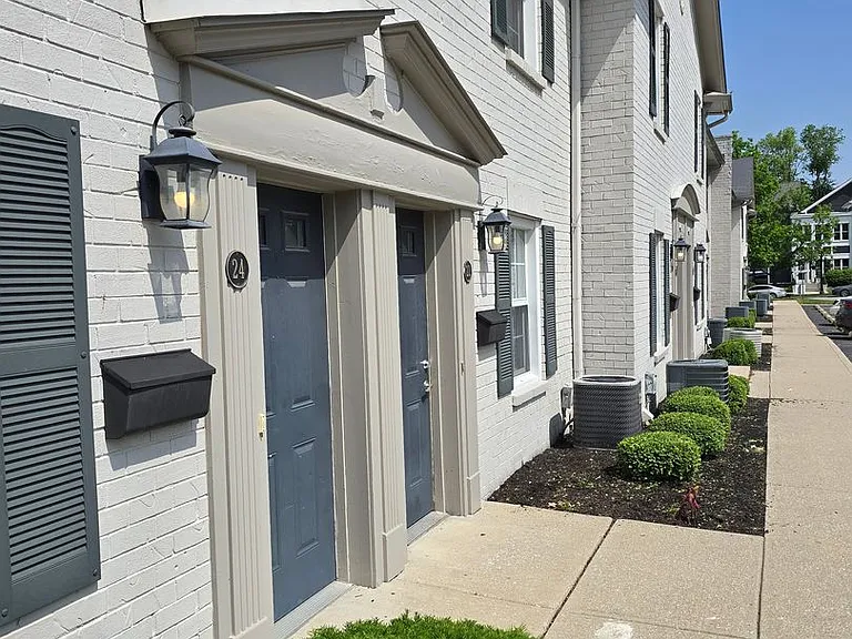 Park Lane Apartments — Photo 43