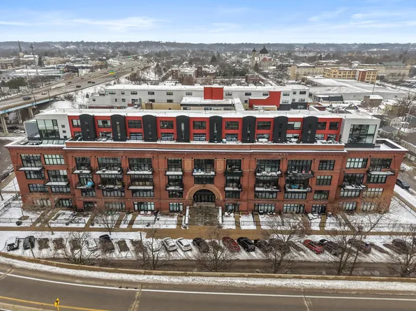 600 Broadway Ave NW APT 226, Grand Rapids, MI 49504