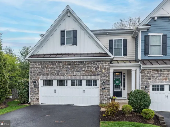 1 White Field Ct, Ambler, PA 19002