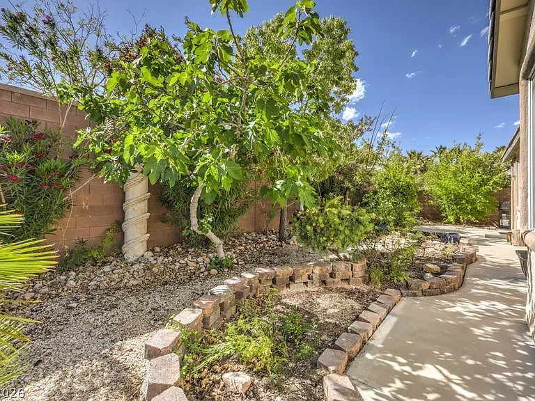437 Eternity St — Photo 36