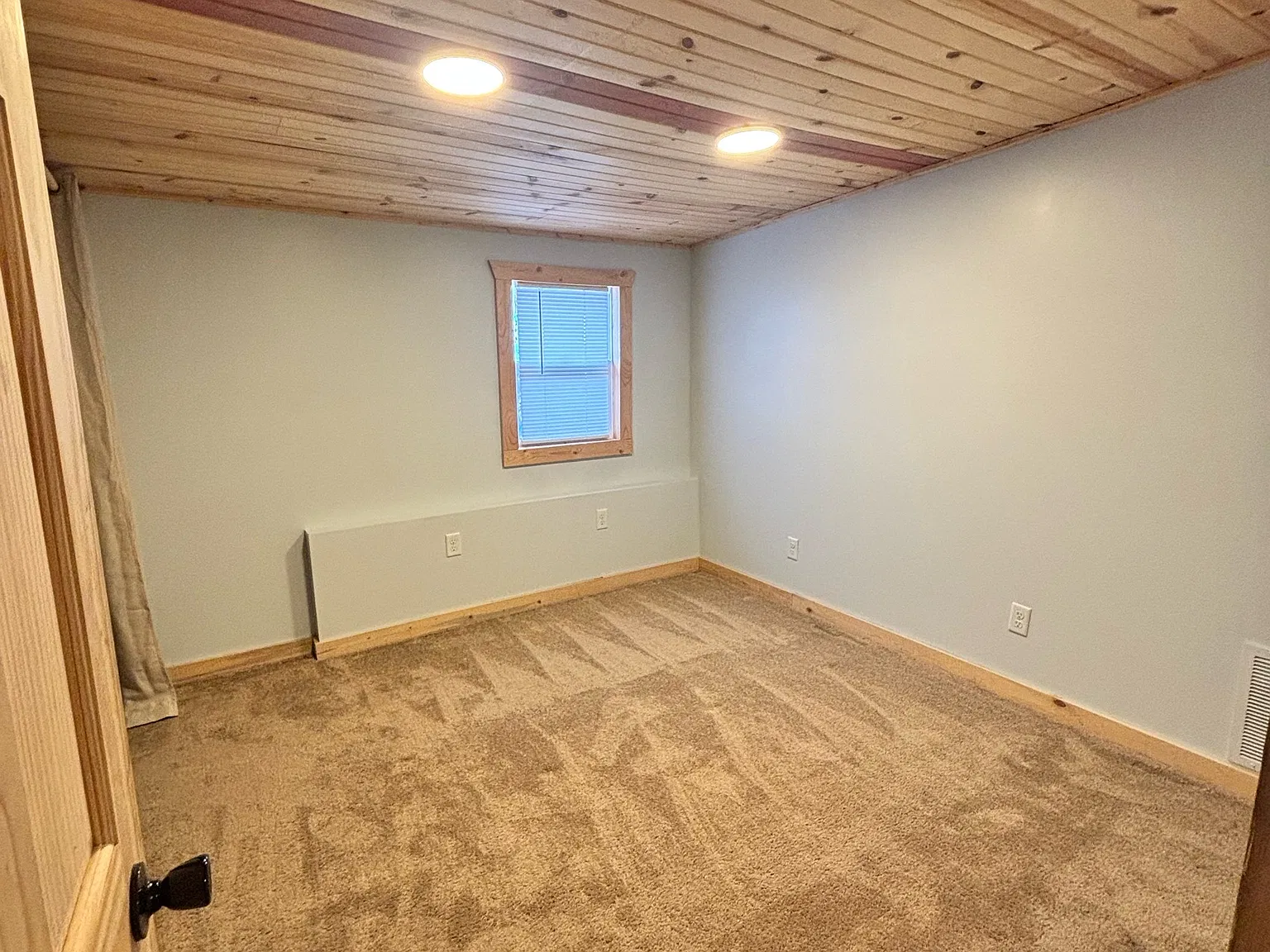 2 bed, 800 sqft, $1,300 — Photo 3