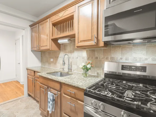 5610 Netherland Avenue image 3 of 21