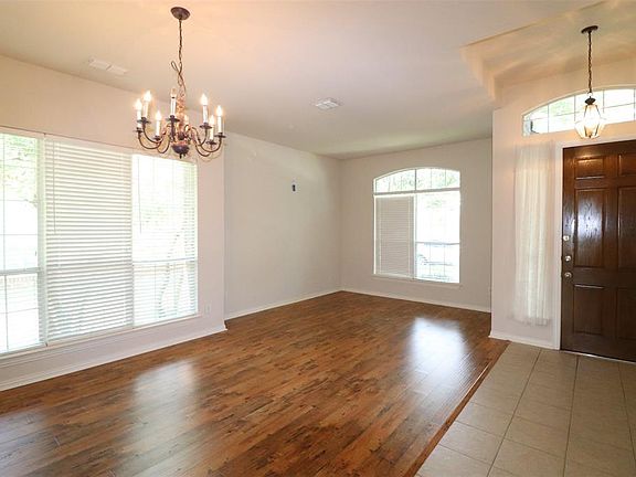 4th image of 1118 Arbor Gate Dr