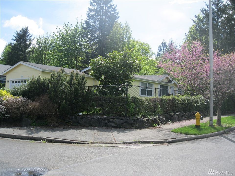 1st image of 4011 Klahowya Ln SW