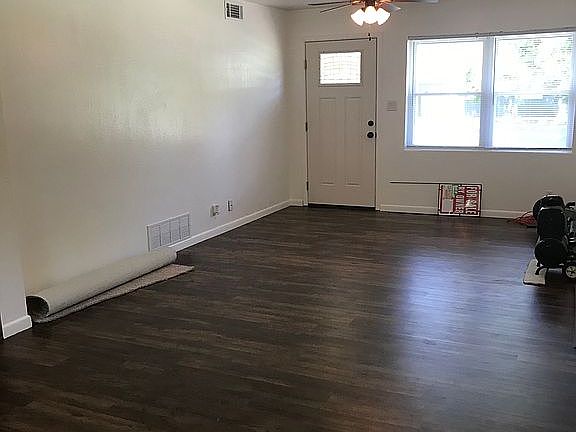 5th image of 113 N Sunset Dr
