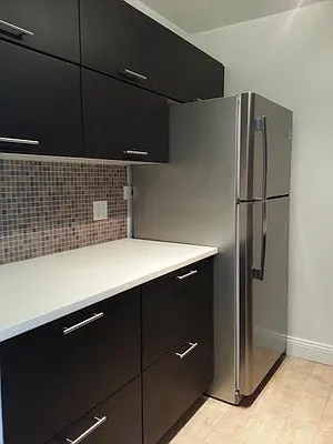 Sold by Living New York | media 10