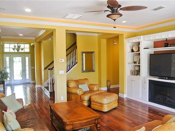 4th image of 3143 Pineview Dr