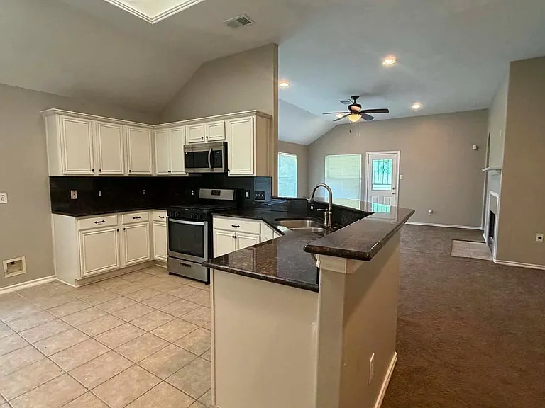 9119 Melody Park Ln — Photo 12