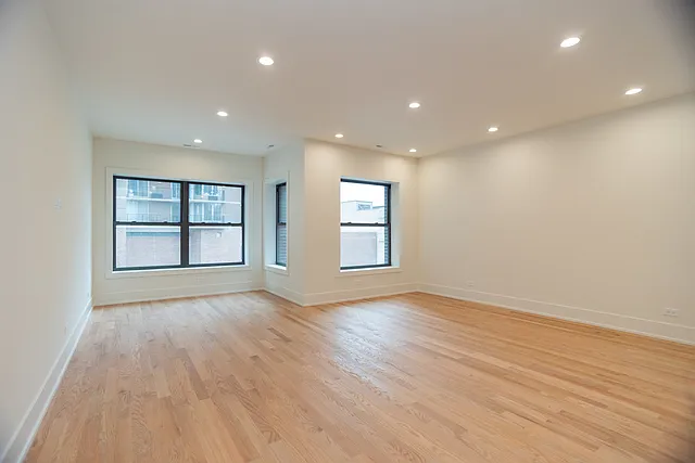 652 W Gordon Ter #1W — Photo 1