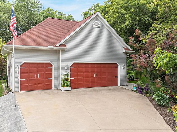 3rd image of 8405 Ridgeview Ct