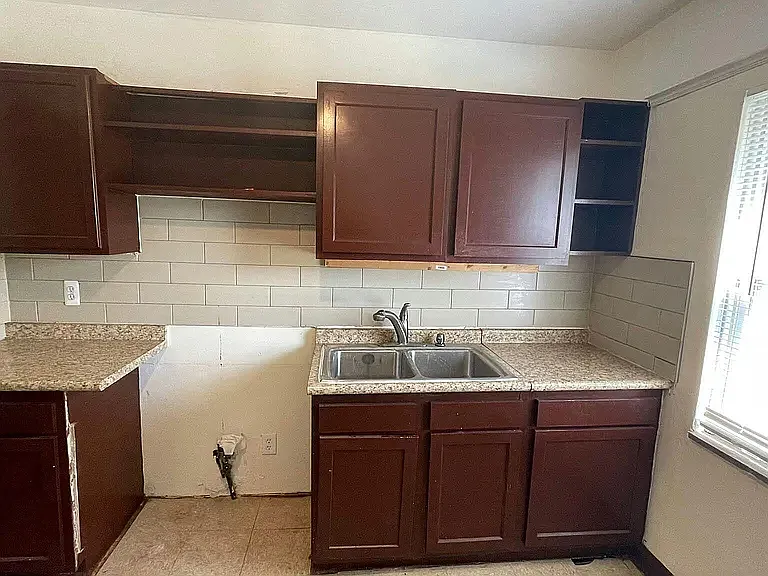 13500 Rutherford Ave — Photo 11