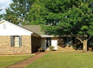506 Hickory St, Muscle Shoals, AL 35661