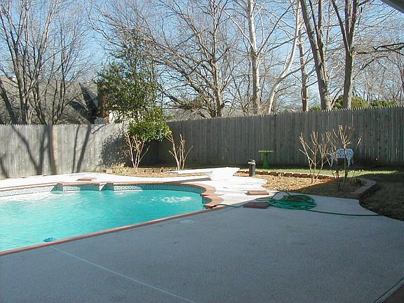 Atlantis diving pool