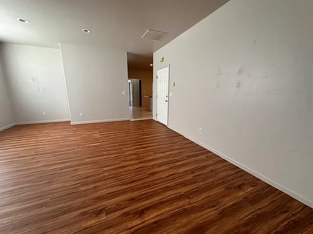 2 bed, 1272 sqft, $1,400 — Photo 2