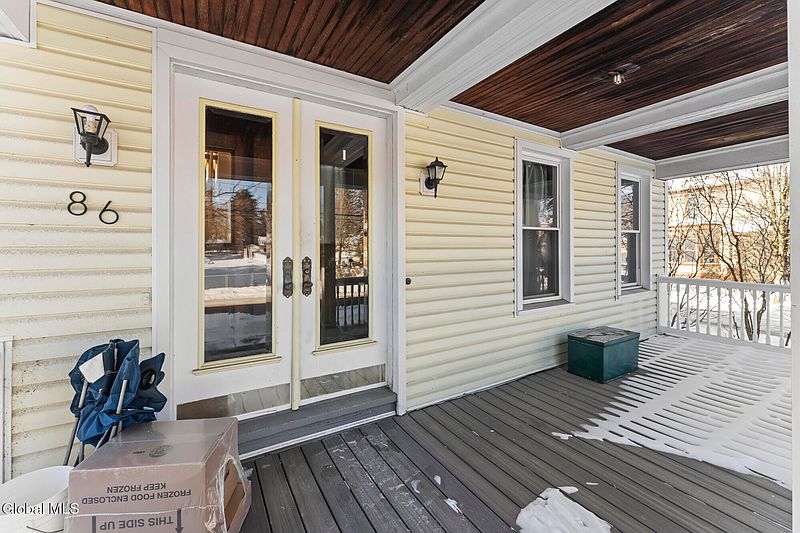 5th image of 86 Pinewoods Avenue