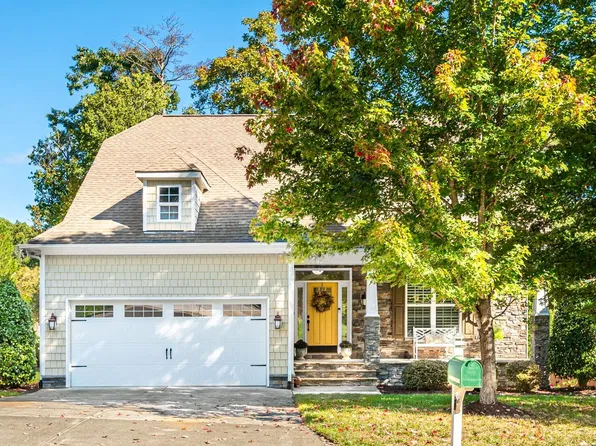 7 Persimmon Ct, Durham, NC 27712