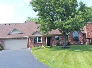 10111 Grand Cypress Ct, Louisville, KY