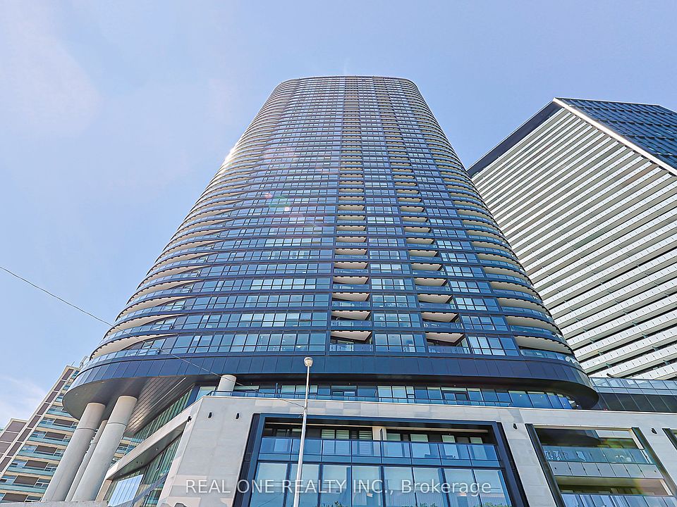 1st image of 585 Bloor St E #821