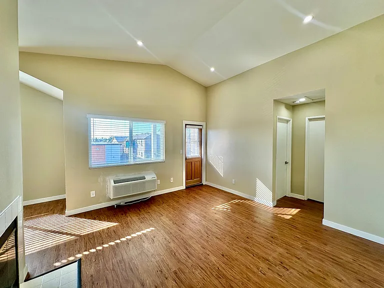 4447 49th Street — Photo 15