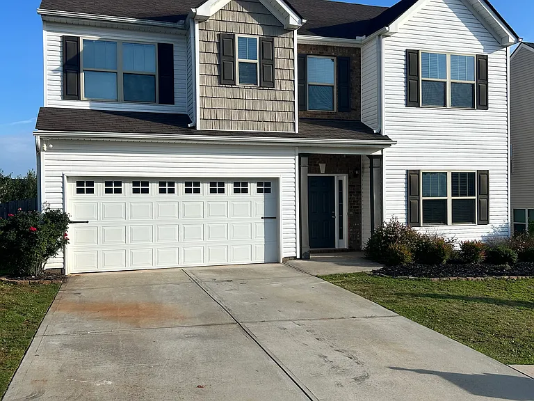 327 Lost Lake Dr — Photo 1