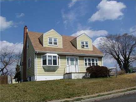 1st image of 52 Hillside Ave