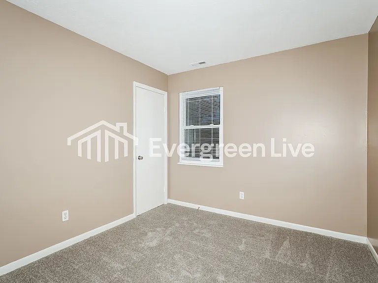 4635 N Sadlier Dr — Photo 11